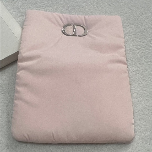 Dior Pink Clutch with Silver Logo - Picture 7 of 8